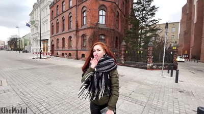 Recollida pública: una bella noia es fotu per un iPhone i es corre al cony. CleoModel