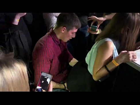 ❤️ Sexe real en una discoteca russa. Noia russa de 18 anys a l'anus i la vagina follada en una discoteca ️❌ Porno dur al ca.pornoxlxx.ru ❌️❤